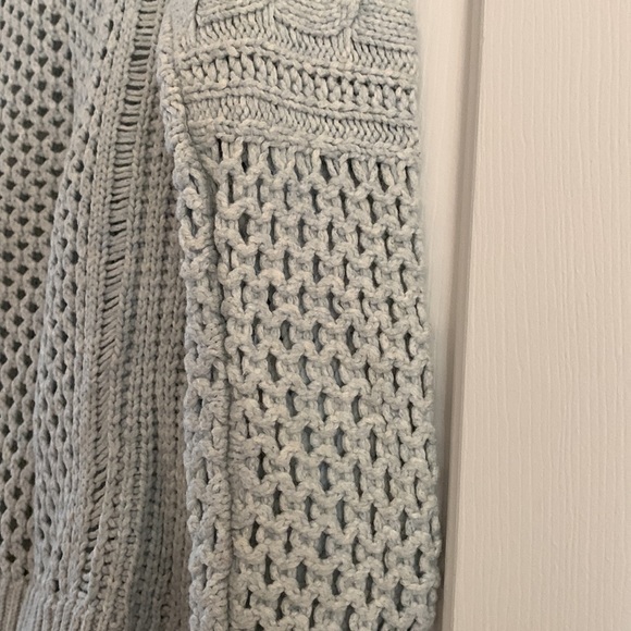 Super soft & comfy AE 🦅 sweater - Picture 4 of 10